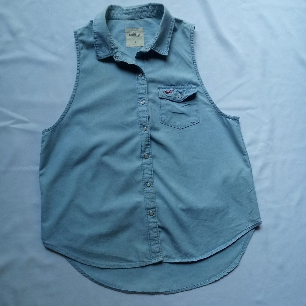 Hollister women's vest
